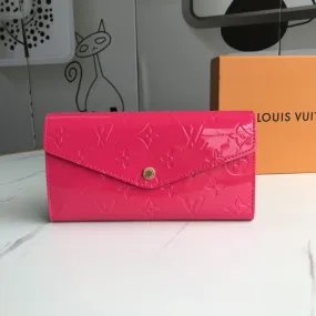 CE - New Wallets LUV 004