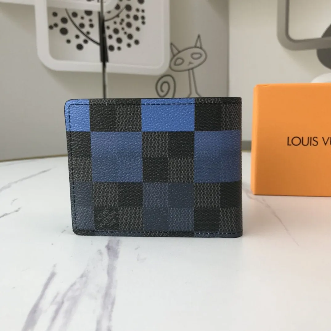 CE - New Wallets LUV 046