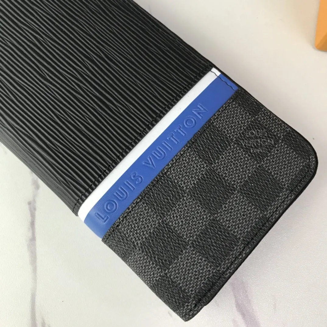 CE - New Wallets LUV 074