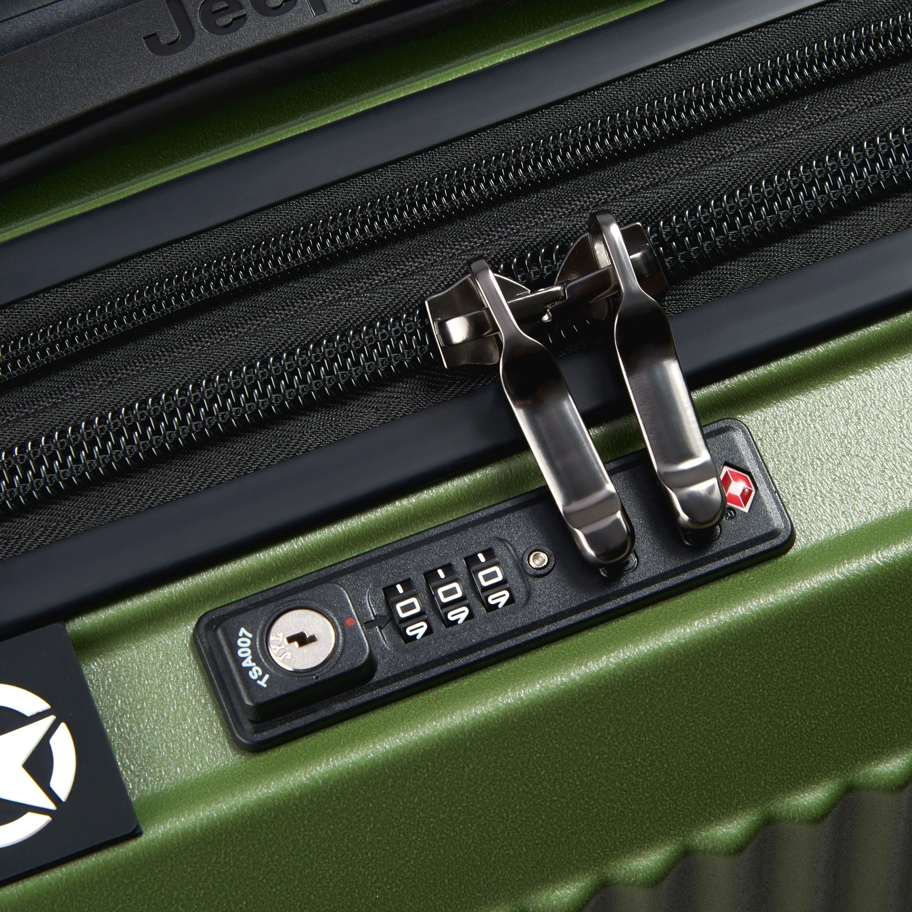 JH001A - Carry-On Plus Expandable Spinner